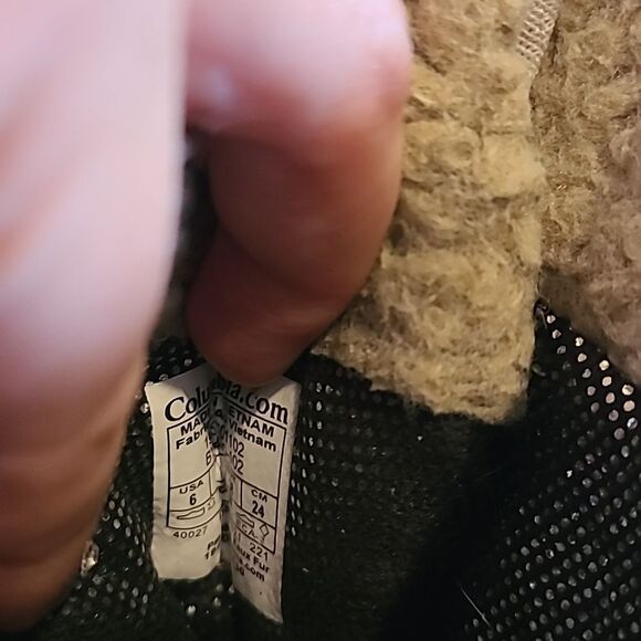 Columbia bugaboot celsius girls waterproof insulated purple, gray and white boot - Picture 11 of 11